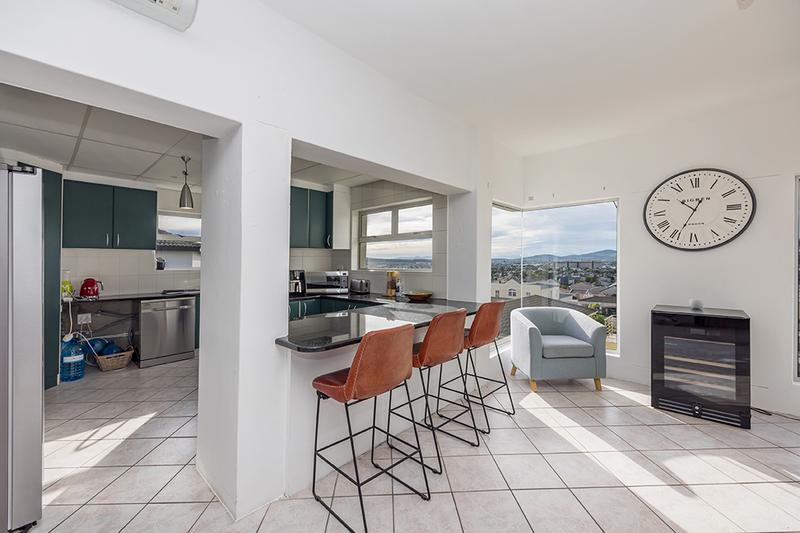 To Let 4 Bedroom Property for Rent in West Beach Western Cape